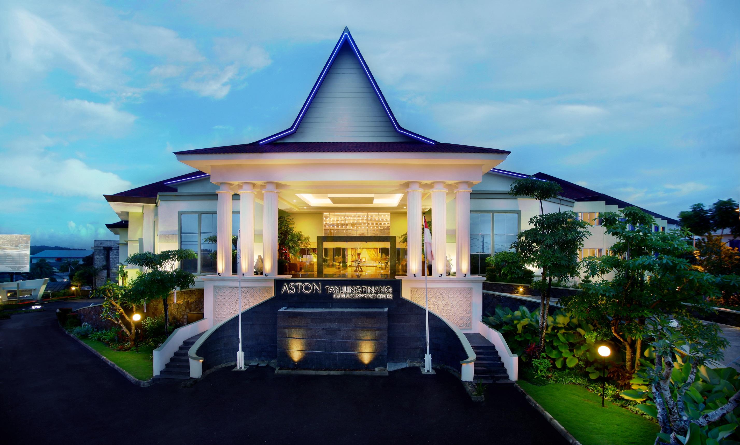 Aston Tanjung Pinang Hotel & Conference Center Exterior foto